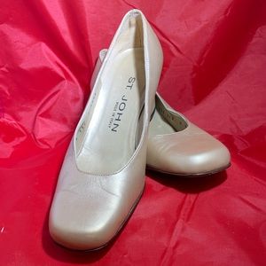 St John Gold Block Heel Pump 5.5